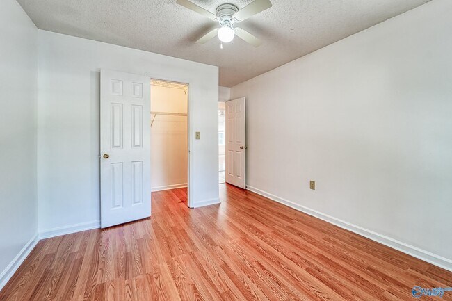 Building Photo - 212 Green Springs Ln