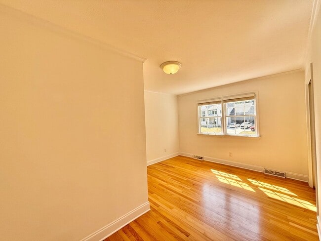 Building Photo - **OFFERING REFUNDABLE APPLICATION FEES** Stunning 5BD, 3BA North Ridge Raleigh Home on a Large, P...