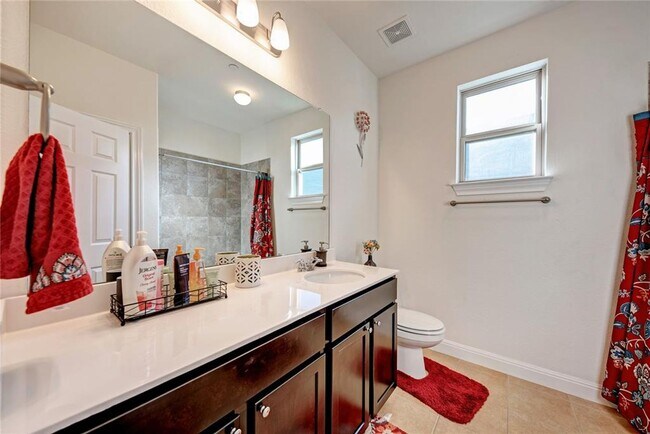 Building Photo - Cedar Park home in the Hill Country