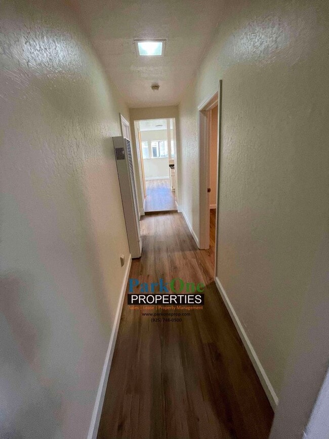 Building Photo - Buckley