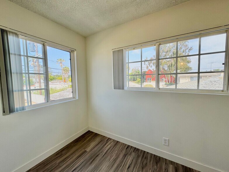 Building Photo - 3631 Midvale Ave