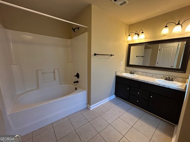 Building Photo - 150 Cypress Ct