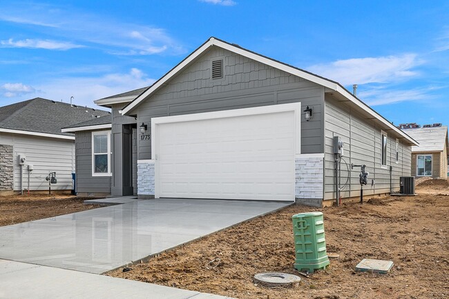 Building Photo - BEAUTIFUL 3bd2ba Nampa Home!