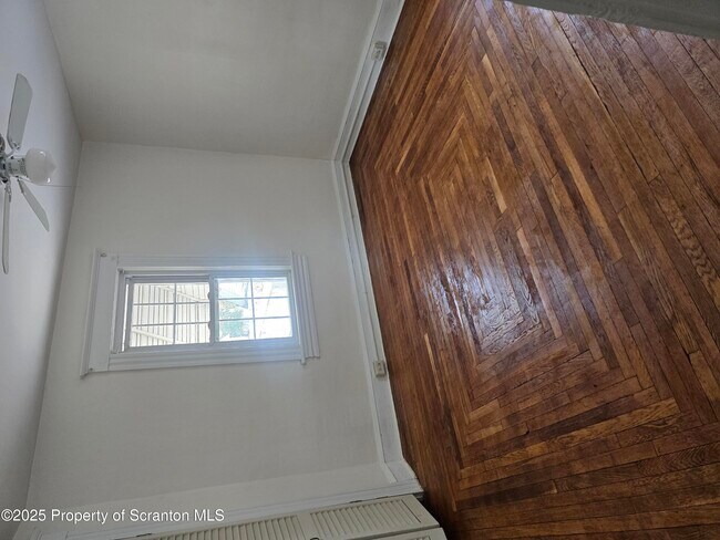 Building Photo - 908 Richmont St