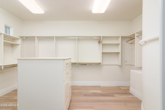 Building Photo - 10754 E Laurel Ln