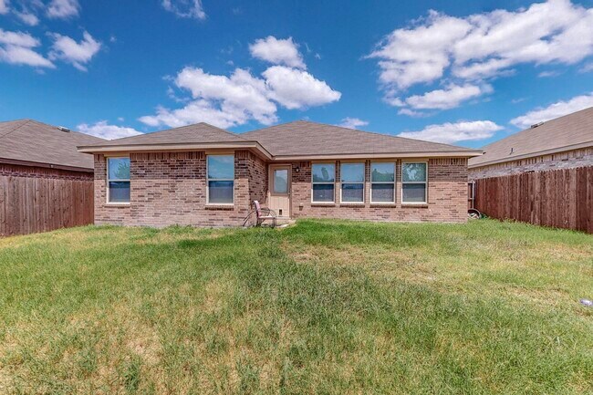 Building Photo - 11924 Castleford Way