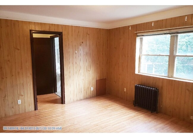 Interior Photo - Clifwood
