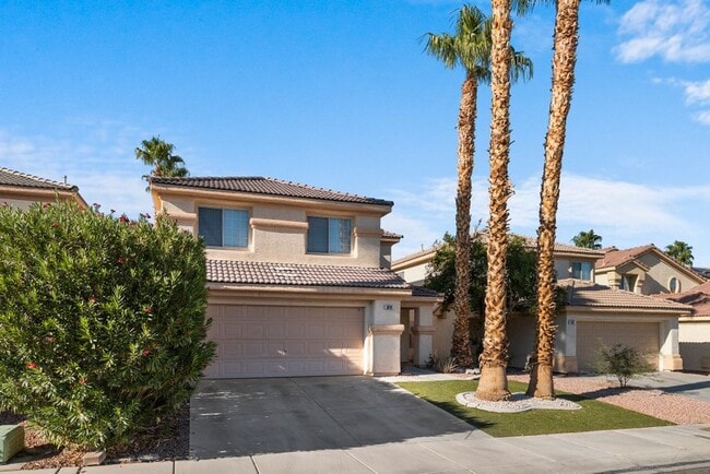 Building Photo - Beautiful 4 Bed 2.5 Bath Vaulted Ceilings,...
