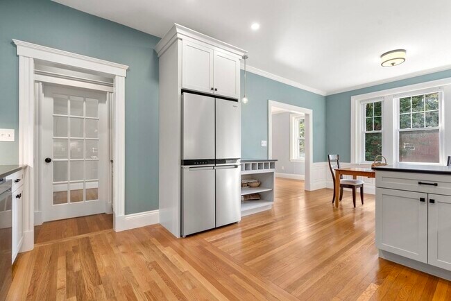 Building Photo - 132 Sewall Ave