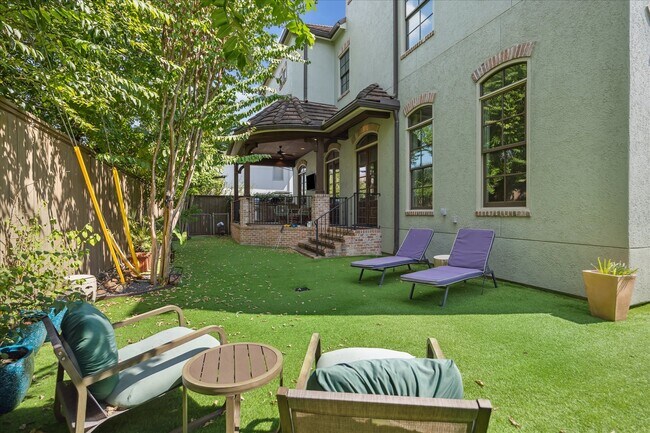 Building Photo - 4800 Palm St