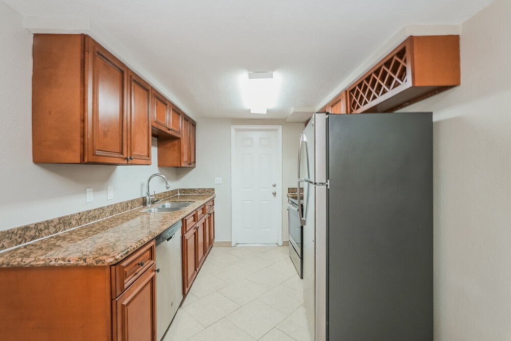 Building Photo - 6024 Boxwood Dr