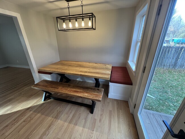 Building Photo - 334 W Willox Ln