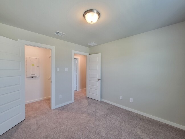 Building Photo - 2905 Terrace Grove Dr