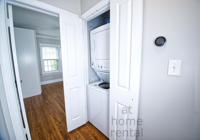 Building Photo - 1347 S Indianapolis Ave