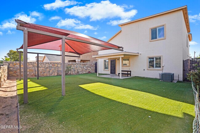 Building Photo - 12323 Sombra Grande Dr