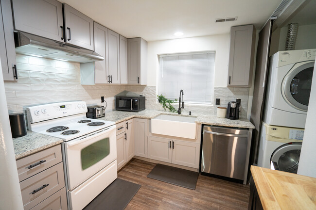 kitchen - 16 W Gray Ct