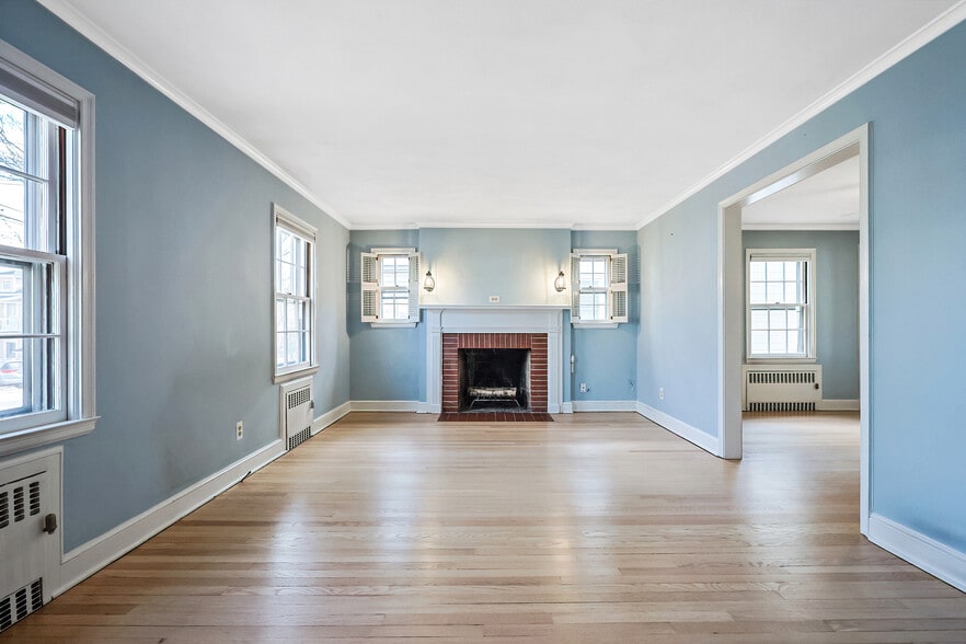 Building Photo - 11 Acadia St