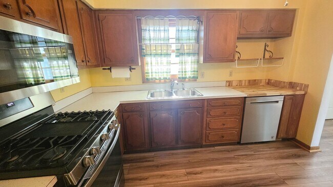 Building Photo - Charming 3-Bedroom Home in Prime Ankeny Location with Spacious Backyard & Modern Upgrades