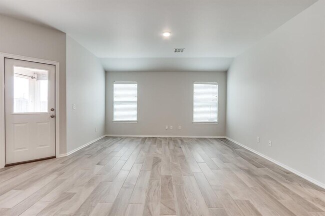 Building Photo - 13321 Beaumont Dr