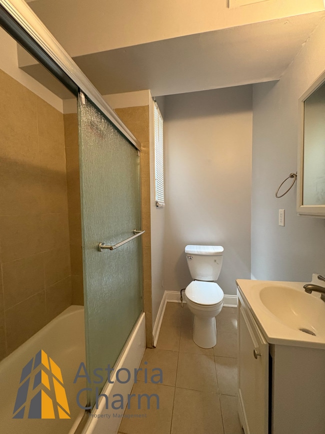 Building Photo - Bright 3 Bedroom Home with Private Basemen...