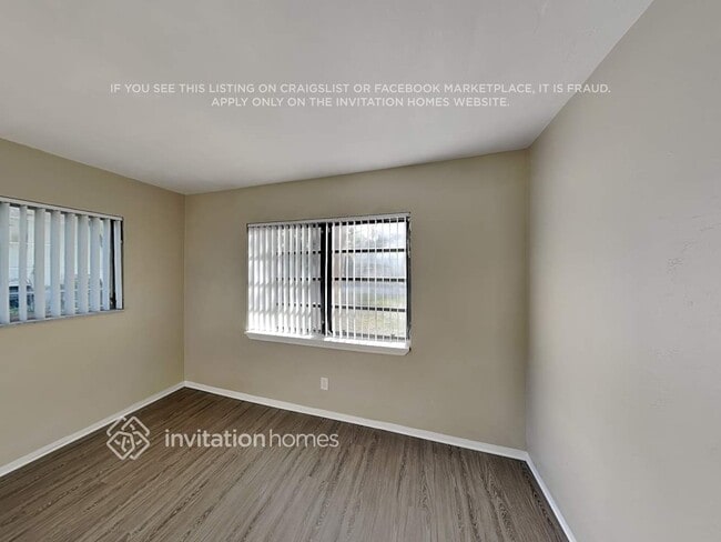 Building Photo - 2608 SW 34th Ave