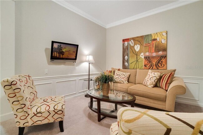 Building Photo - Beautiful WATERFRONT 3 bedrooms Condo located in MetroWest with ELEVATOR! Rare find!