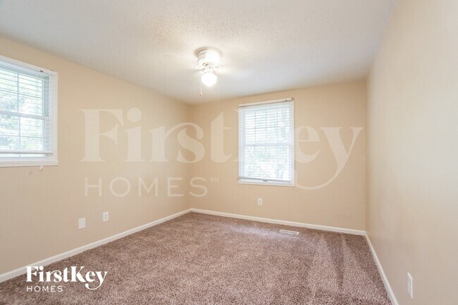 Building Photo - 7225 Rollingridge Dr