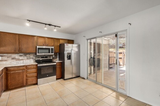 Building Photo - 1052 S San Jose
