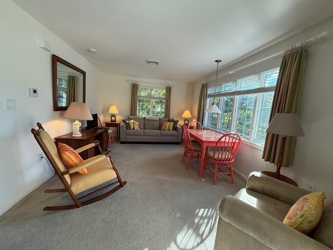 Building Photo - 69 Putney Hill Rd