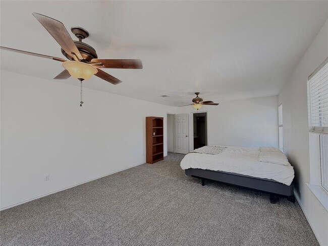 Building Photo - 1407 Deer Ledge Trail