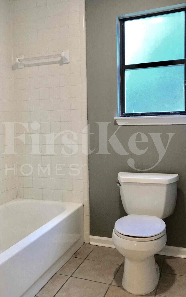 Building Photo - 10812 Carrington Ct