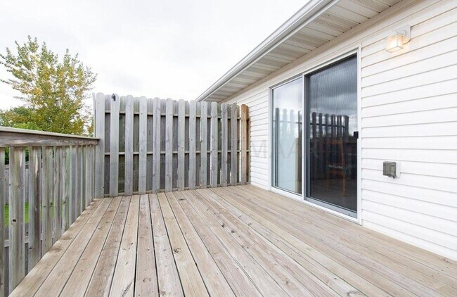 Building Photo - 3 Bedroom Townhome in South Fargo