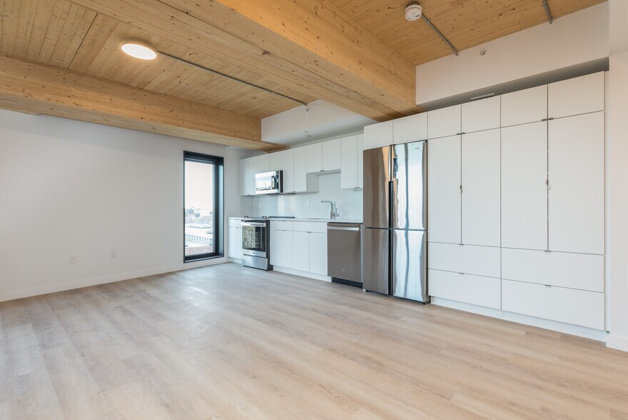 Building Photo - 33 Lenox St