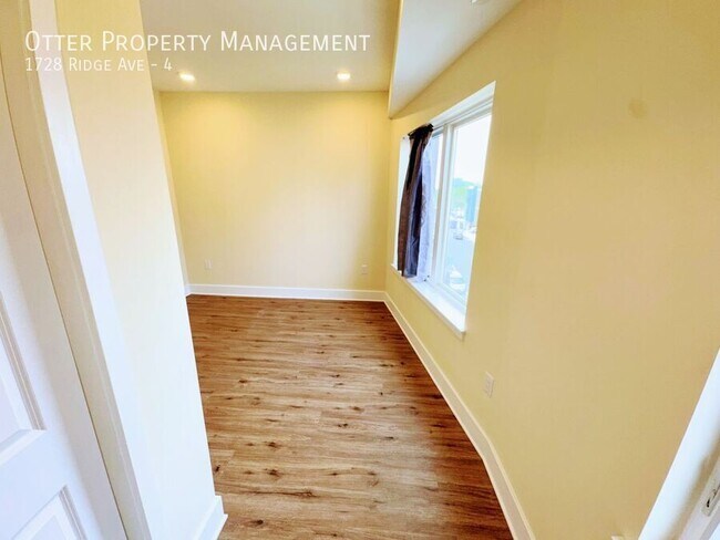 Building Photo - 1728 Ridge Ave
