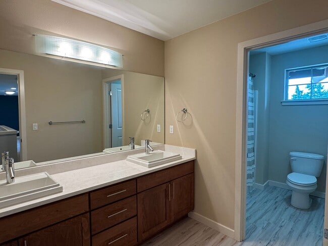 Building Photo - Stunning Bainbridge Island 4 bedroom home....available now!