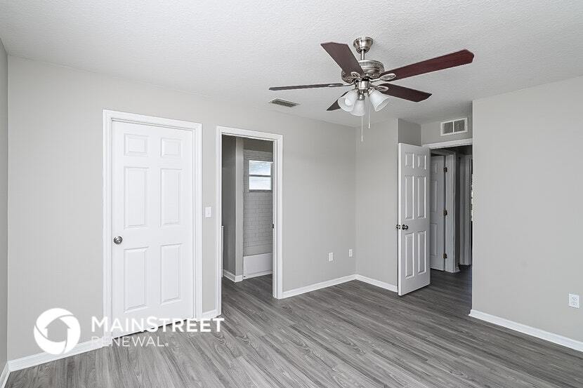 Building Photo - 734 Fox Lake Dr