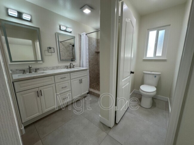 Building Photo - 13524 Auburn Ct