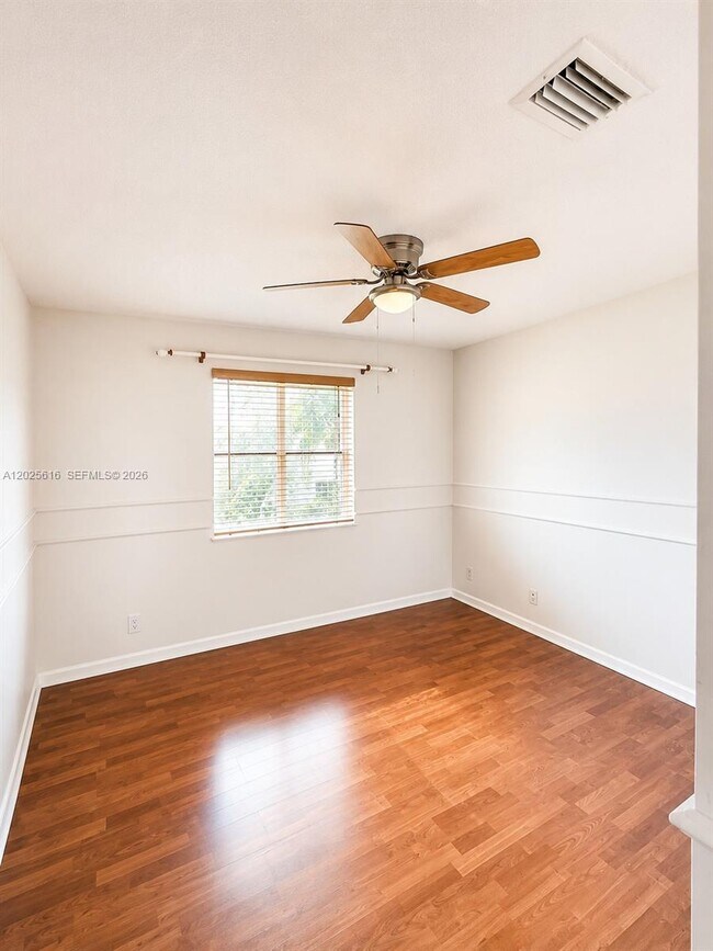 Building Photo - 1319 Croton Ct