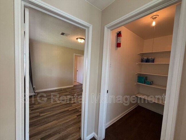 Building Photo - 337 W 200 N