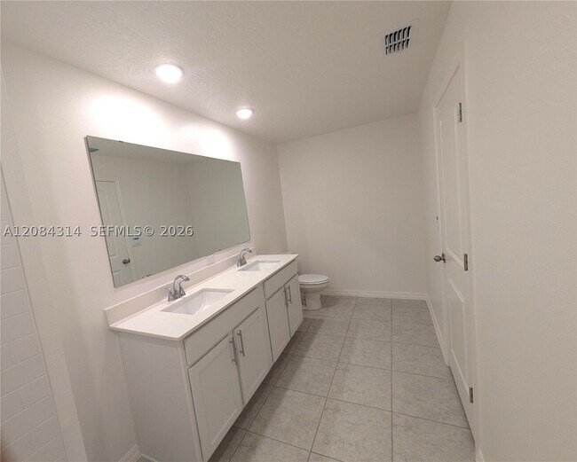 Building Photo - 1329 Biarritz St NW