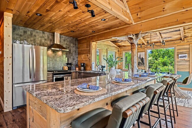 Building Photo - 208 Tunnel Ridge Dr