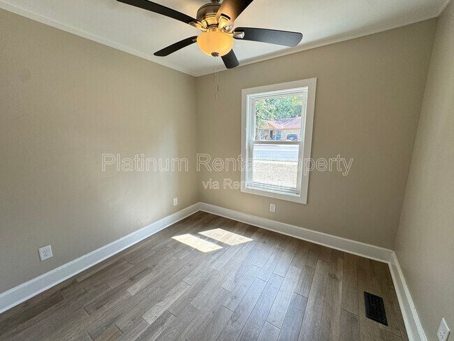 Building Photo - 431 North Marietta Pkwy NE