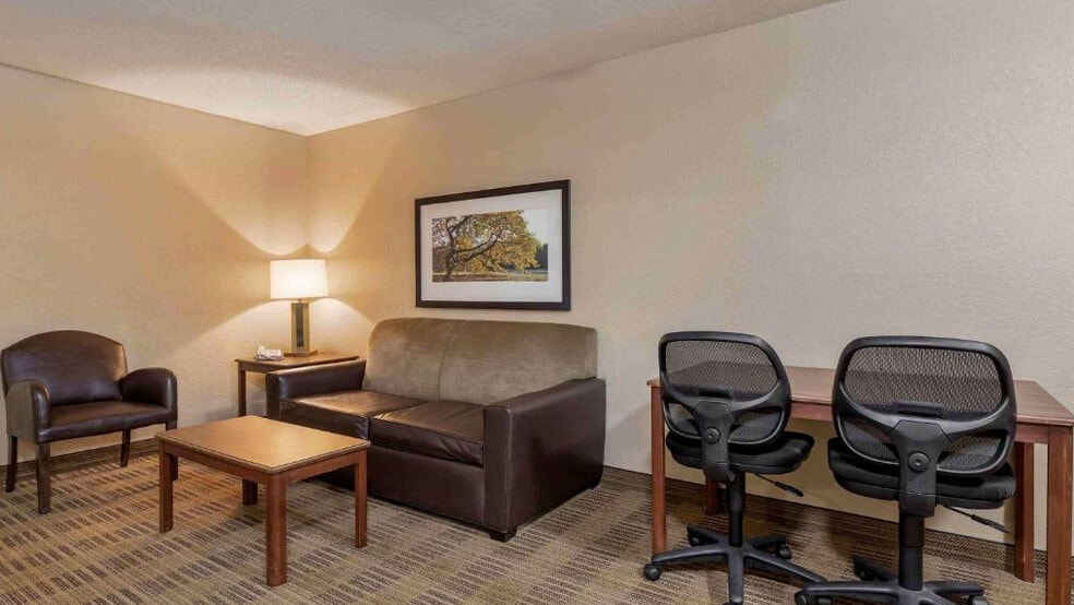 Building Photo - 5830 Westpark Dr