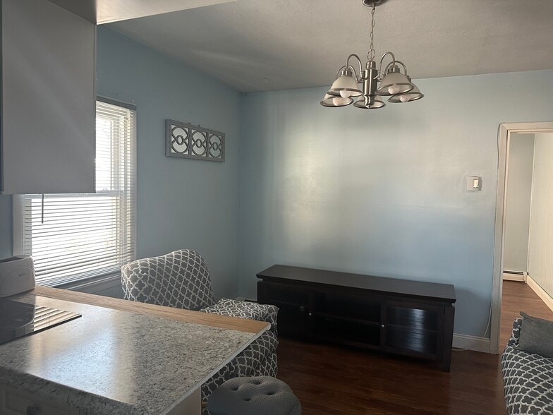 Building Photo - 8 Bunting Ln