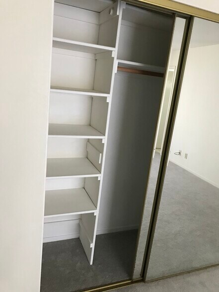 Building Photo - 826 Boardwalk Pl