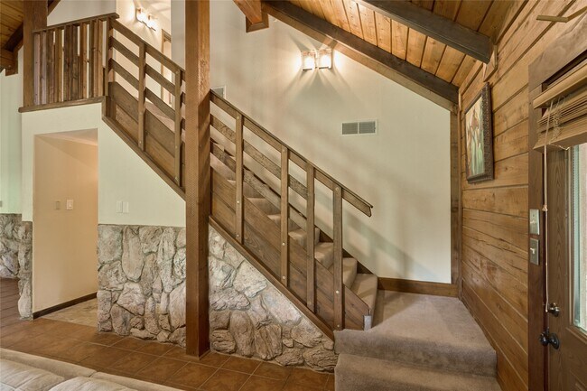 Building Photo - 18233 Country Pl Dr