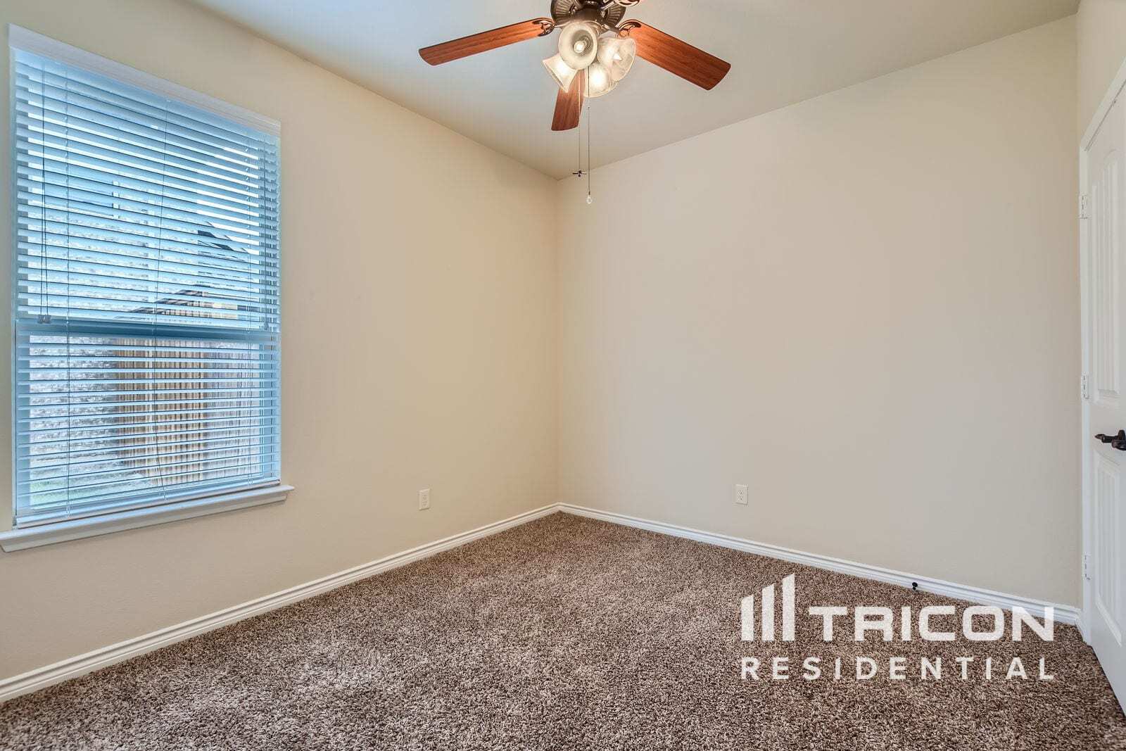 Building Photo - 1044 Lufkin Ln