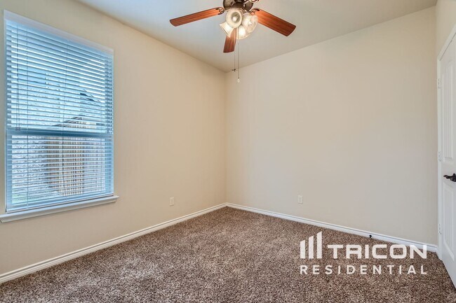 Building Photo - 1044 Lufkin Ln