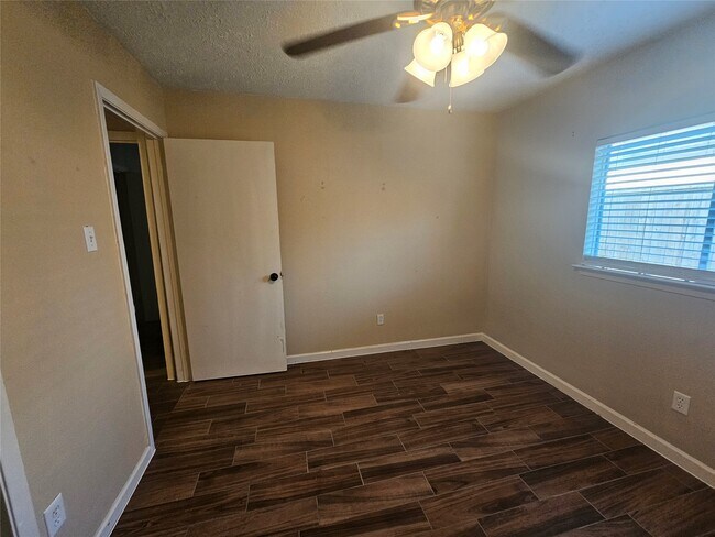 Building Photo - 22218 Spring Gate Dr