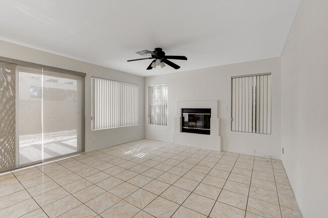 Building Photo - 8621 Sierra Cima Ln